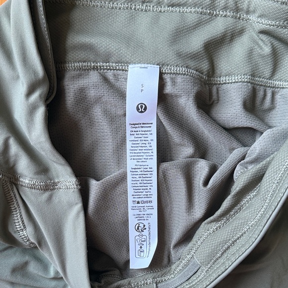 Lululemon Women's Shorts - Picture 3 of 4
